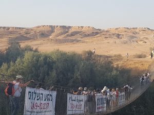 בונות גשרים בגשר הבשור