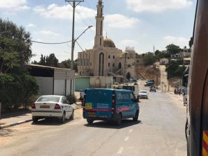 ואן הצעירות בחורה