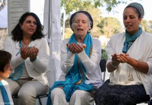 ג'ולייט קאוקג'י, הדס פרומן וליאורה הדר באוהל