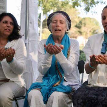 ג'ולייט קאוקג'י, הדס פרומן וליאורה הדר באוהל