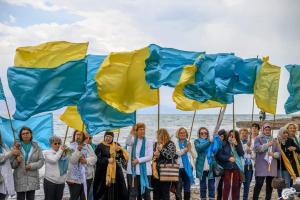 dead sea flags by the sea